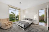 https://images.listonce.com.au/custom/160x/listings/17-tinto-court-mount-waverley-vic-3149/483/00339483_img_07.jpg?hSGCBKXt40A