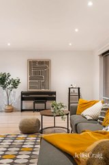 https://images.listonce.com.au/custom/160x/listings/17-valepark-drive-donvale-vic-3111/159/01821159_img_08.jpg?_f7F3VKaCw8