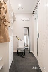 https://images.listonce.com.au/custom/160x/listings/17-valepark-drive-donvale-vic-3111/159/01821159_img_10.jpg?EfZ_t8ZmUZw
