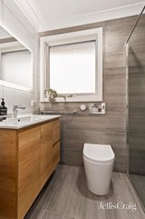 https://images.listonce.com.au/custom/160x/listings/17-valepark-drive-donvale-vic-3111/159/01821159_img_12.jpg?HXPGfAU3Ihc