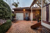 https://images.listonce.com.au/custom/160x/listings/17-vanessa-court-st-helena-vic-3088/004/01266004_img_17.jpg?SDHGY8ZJQEE