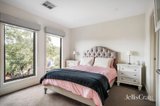 https://images.listonce.com.au/custom/160x/listings/17-walsh-street-eltham-vic-3095/904/01910904_img_07.jpg?1PXrawxGin4