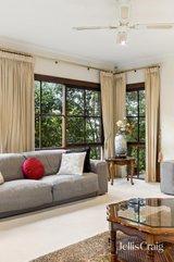 https://images.listonce.com.au/custom/160x/listings/17-warner-court-donvale-vic-3111/649/01914649_img_07.jpg?n378tbgt5JI