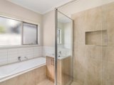 https://images.listonce.com.au/custom/160x/listings/17-washington-lane-woodend-vic-3442/407/00957407_img_10.jpg?hjuWB7ZExFc