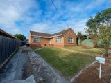 https://images.listonce.com.au/custom/160x/listings/17-weeroona-avenue-hamlyn-heights-vic-3215/605/01727605_img_08.jpg?ieapaiUDl5A