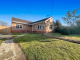 https://images.listonce.com.au/custom/160x/listings/17-weeroona-avenue-hamlyn-heights-vic-3215/605/01727605_img_12.jpg?KYv08LuDy8k