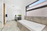 https://images.listonce.com.au/custom/160x/listings/17-wills-avenue-mount-waverley-vic-3149/507/01574507_img_08.jpg?YiyL3bQUSMQ