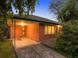 https://images.listonce.com.au/custom/160x/listings/17-winifred-road-mooroolbark-vic-3138/062/01524062_img_02.jpg?GNhbhB_7BFI