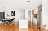 https://images.listonce.com.au/custom/160x/listings/17-wood-street-strathmore-vic-3041/216/01508216_img_05.jpg?BM42FiCeYlQ