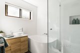 https://images.listonce.com.au/custom/160x/listings/17-woodland-grove-briar-hill-vic-3088/776/01494776_img_07.jpg?2NTG0N2XgO4