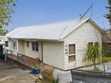 https://images.listonce.com.au/custom/160x/listings/17-woolvet-avenue-belmont-vic-3216/021/01699021_img_01.jpg?Vq-vPIBxPlc