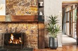 https://images.listonce.com.au/custom/160x/listings/17-yarra-braes-road-eltham-vic-3095/135/01704135_img_06.jpg?KsvLzASyJiY