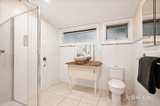 https://images.listonce.com.au/custom/160x/listings/17-york-street-warburton-vic-3799/330/01982330_img_12.jpg?IpM5QXMvl7o