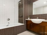 https://images.listonce.com.au/custom/160x/listings/170433-city-road-southbank-vic-3006/225/01087225_img_06.jpg?2hfHMg5SLPo
