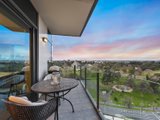 https://images.listonce.com.au/custom/160x/listings/17052-albert-road-south-melbourne-vic-3205/440/00400440_img_06.jpg?GuoU9U-Xvp4