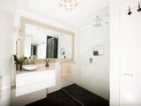 https://images.listonce.com.au/custom/160x/listings/17120-sturt-street-southbank-vic-3006/074/01088074_img_05.jpg?hLBAvIlJZLc