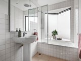 https://images.listonce.com.au/custom/160x/listings/17140-queens-parade-fitzroy-north-vic-3068/969/01750969_img_08.jpg?oF90l7GW5Bo