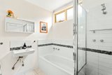 https://images.listonce.com.au/custom/160x/listings/1715-alexandra-avenue-elsternwick-vic-3185/005/01649005_img_08.jpg?WSw3VPUIbC0