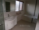 https://images.listonce.com.au/custom/160x/listings/173-hansen-street-altona-north-vic-3025/760/01623760_img_05.jpg?mR7DcSui9ss