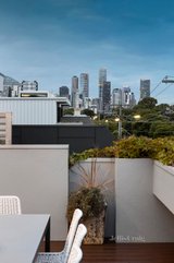 https://images.listonce.com.au/custom/160x/listings/173-princes-street-port-melbourne-vic-3207/326/01342326_img_13.jpg?ocpS1sprgjY