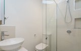 https://images.listonce.com.au/custom/160x/listings/173-station-street-port-melbourne-vic-3207/159/01907159_img_05.jpg?iGJZWUlyAYU