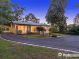 https://images.listonce.com.au/custom/160x/listings/174-cardigan-road-mooroolbark-vic-3138/376/01526376_img_07.jpg?W7-h2fORPjk