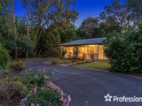 https://images.listonce.com.au/custom/160x/listings/174-cardigan-road-mooroolbark-vic-3138/376/01526376_img_08.jpg?tCbywr1ajpM