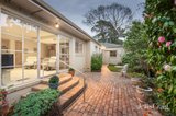 https://images.listonce.com.au/custom/160x/listings/174-walpole-street-kew-vic-3101/835/01769835_img_10.jpg?ZHhaGYAg5gY
