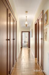 https://images.listonce.com.au/custom/160x/listings/175-gillies-street-fairfield-vic-3078/046/01971046_img_08.jpg?ijVZbvV0Km8
