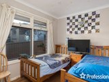 https://images.listonce.com.au/custom/160x/listings/175-lincoln-road-croydon-vic-3136/407/01526407_img_07.jpg?vDUBiE3fjtM