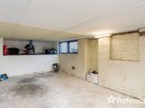 https://images.listonce.com.au/custom/160x/listings/175-lincoln-road-croydon-vic-3136/407/01526407_img_16.jpg?wa0lpCfSag0