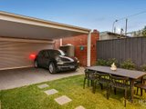 https://images.listonce.com.au/custom/160x/listings/176-kerferd-road-albert-park-vic-3206/003/01090003_img_10.jpg?unef_d7Z2O4