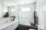 https://images.listonce.com.au/custom/160x/listings/176-stawell-street-richmond-vic-3121/752/01448752_img_14.jpg?vJh6vuNYdZ4