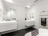 https://images.listonce.com.au/custom/160x/listings/178-albert-street-port-melbourne-vic-3207/094/01087094_img_10.jpg?33GfLTXJ2tw