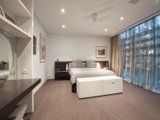 https://images.listonce.com.au/custom/160x/listings/178-richardson-street-albert-park-vic-3206/605/01087605_img_07.jpg?cXbxUu1PcoU