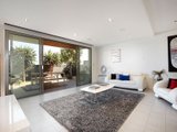 https://images.listonce.com.au/custom/160x/listings/179-marine-parade-elwood-vic-3184/175/01794175_img_02.jpg?MMQRgXFezH4