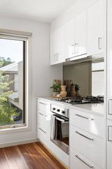 https://images.listonce.com.au/custom/160x/listings/1791-bridge-street-eltham-vic-3095/400/01692400_img_04.jpg?pt4sXp249aw