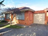 https://images.listonce.com.au/custom/160x/listings/1797-elgar-road-doncaster-vic-3108/501/00620501_img_01.jpg?44tb6CiShwk
