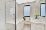 https://images.listonce.com.au/custom/160x/listings/17a-hayfield-road-mount-waverley-vic-3149/220/00918220_img_08.jpg?X69FNLXyveA