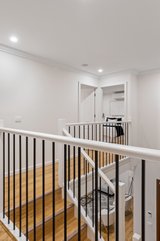 https://images.listonce.com.au/custom/160x/listings/17a-lockhart-court-kilsyth-vic-3137/647/01952647_img_07.jpg?N-bnqvrajRU