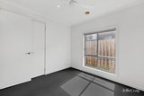 https://images.listonce.com.au/custom/160x/listings/17a-sydney-street-avondale-heights-vic-3034/994/01949994_img_02.jpg?t0Jsym-sDUE
