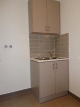 https://images.listonce.com.au/custom/160x/listings/17a-sydney-street-avondale-heights-vic-3034/994/01949994_img_04.jpg?4PMzaH5G5rk