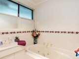 https://images.listonce.com.au/custom/160x/listings/18-20-melrose-avenue-coldstream-vic-3770/483/01529483_img_09.jpg?-rH5LkNMyMM