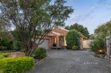 https://images.listonce.com.au/custom/160x/listings/18-appletree-drive-mill-park-vic-3082/064/01628064_img_01.jpg?ayzR0Gvk_jo