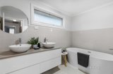 https://images.listonce.com.au/custom/160x/listings/18-bareena-grove-doncaster-east-vic-3109/821/01517821_img_12.jpg?_zU-KlPtYU8