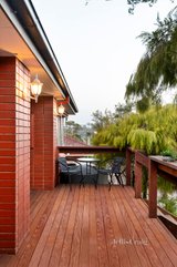 https://images.listonce.com.au/custom/160x/listings/18-bimbadeen-crescent-yallambie-vic-3085/600/01649600_img_22.jpg?8fL6S4Ttod4