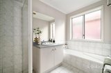 https://images.listonce.com.au/custom/160x/listings/18-brentwood-rise-eltham-vic-3095/294/01934294_img_17.jpg?9NTzFhF5Rww
