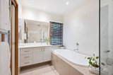 https://images.listonce.com.au/custom/160x/listings/18-campbell-court-warrandyte-vic-3113/856/01878856_img_11.jpg?IscC1ULNeS0