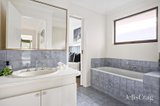 https://images.listonce.com.au/custom/160x/listings/18-chestnut-road-mill-park-vic-3082/615/01815615_img_09.jpg?BWUeJnz9Rnw