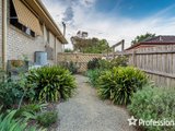 https://images.listonce.com.au/custom/160x/listings/18-corrong-crescent-mooroolbark-vic-3138/440/01526440_img_20.jpg?zwMBQ8azI60